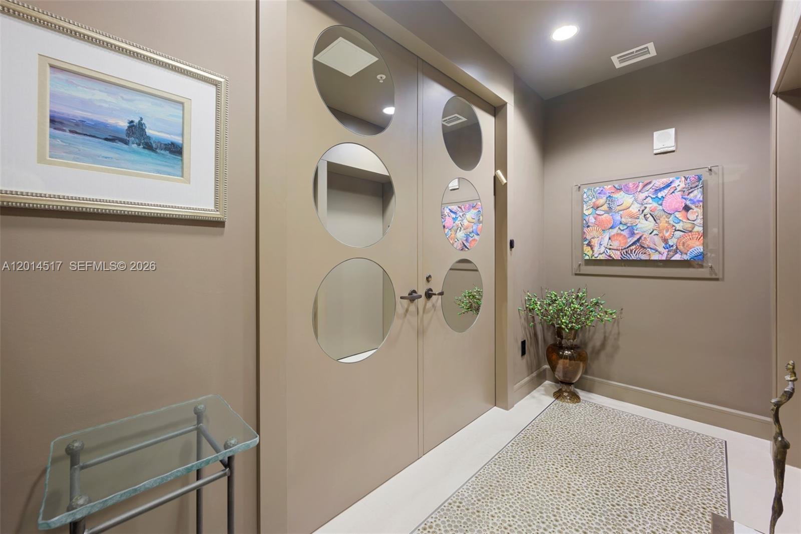 TRUMP ROYALE CONDO - Residential
