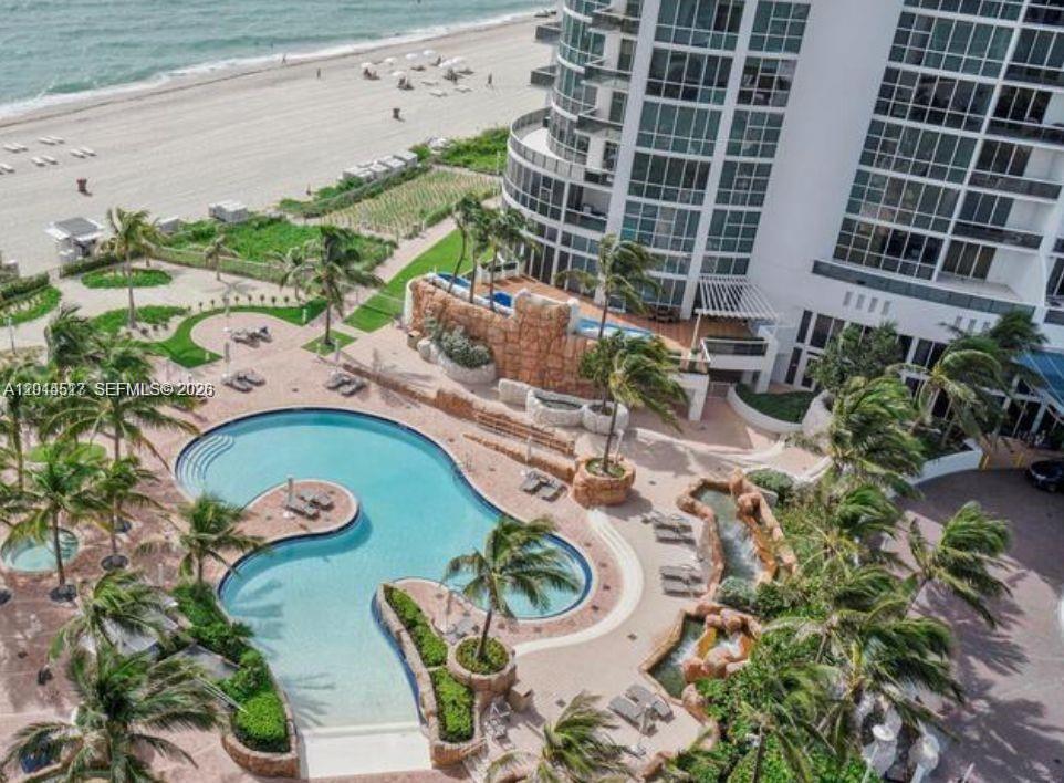 TRUMP ROYALE CONDO - Residential