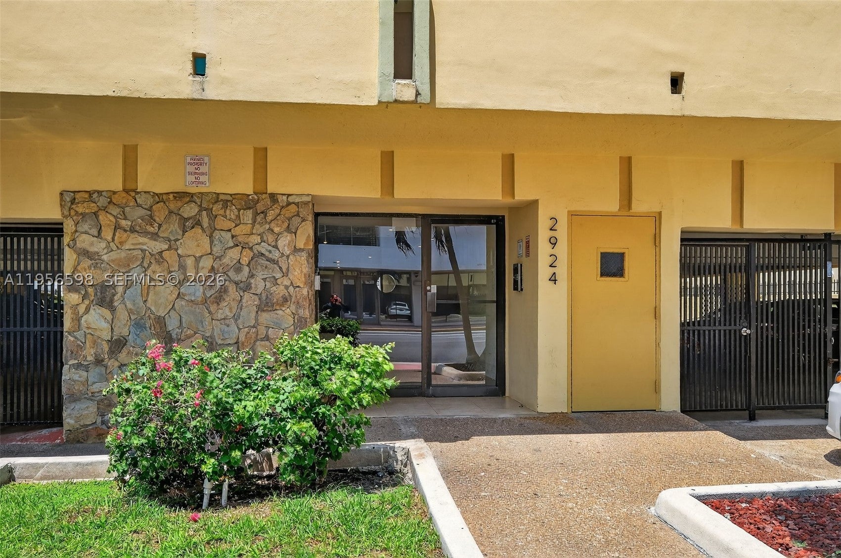 2924 Collins Avenue 501