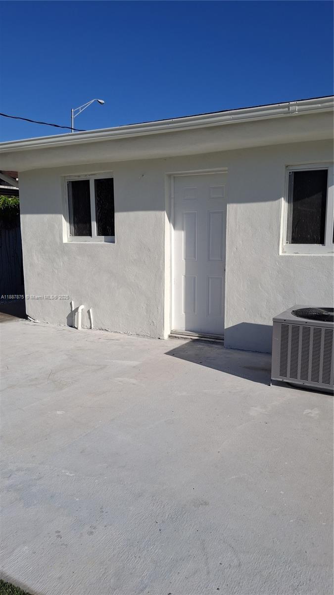HIALEAH 14 ADDN - Residential Lease