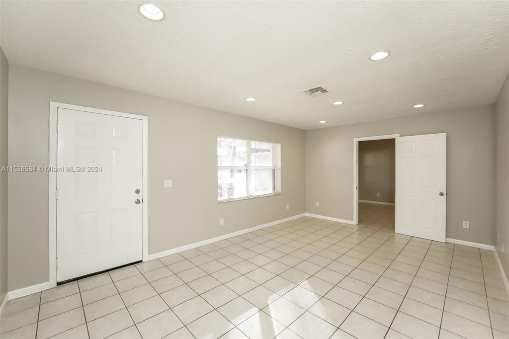 Photo of 734 SW Avens St, Port Saint Lucie, FL 34983 (MLS # A11536584)