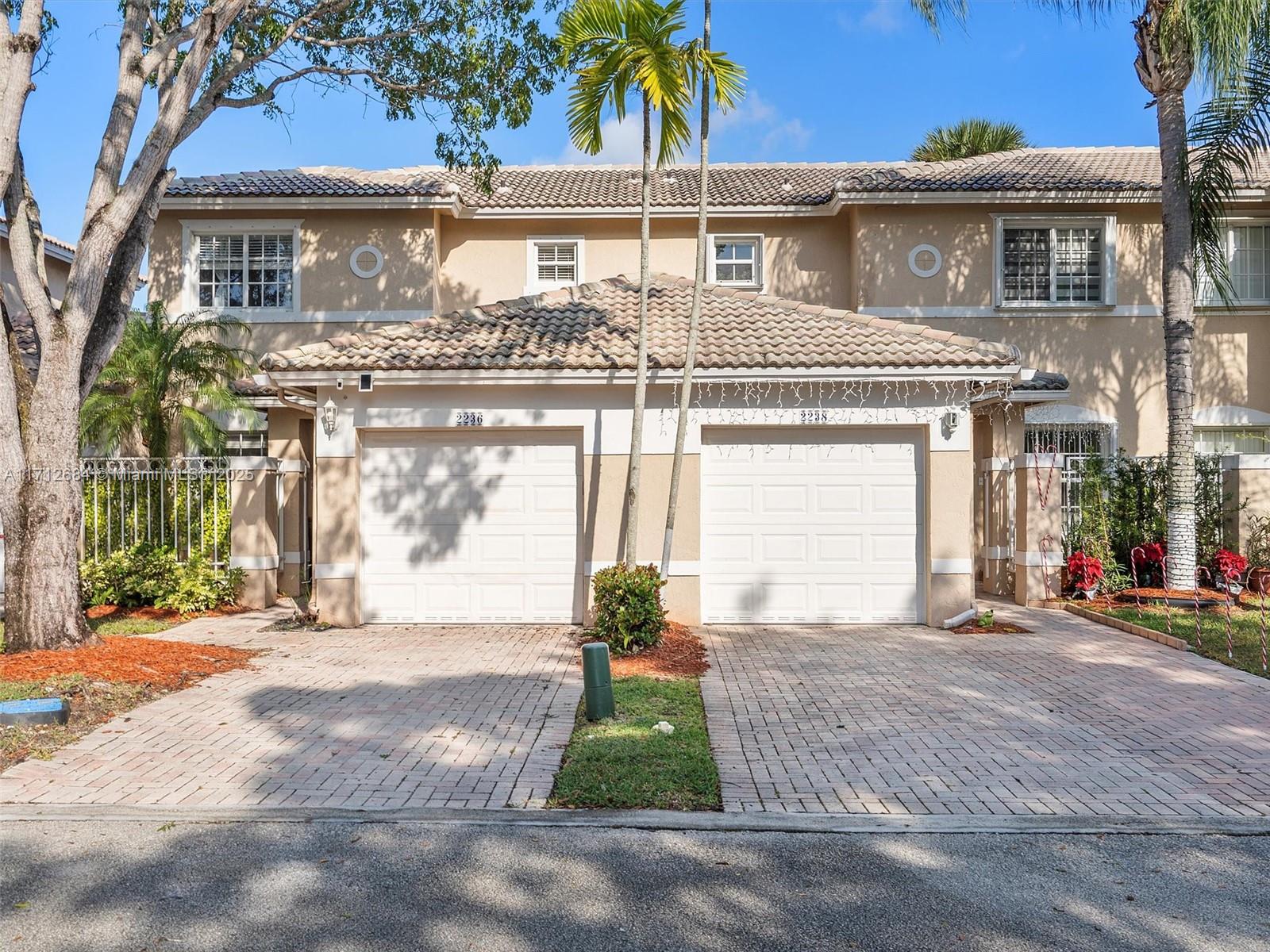 2236 Nw 171st Ter, Pembroke Pines, Miami-Dade County, Florida - 2 Bedrooms  
3 Bathrooms - 