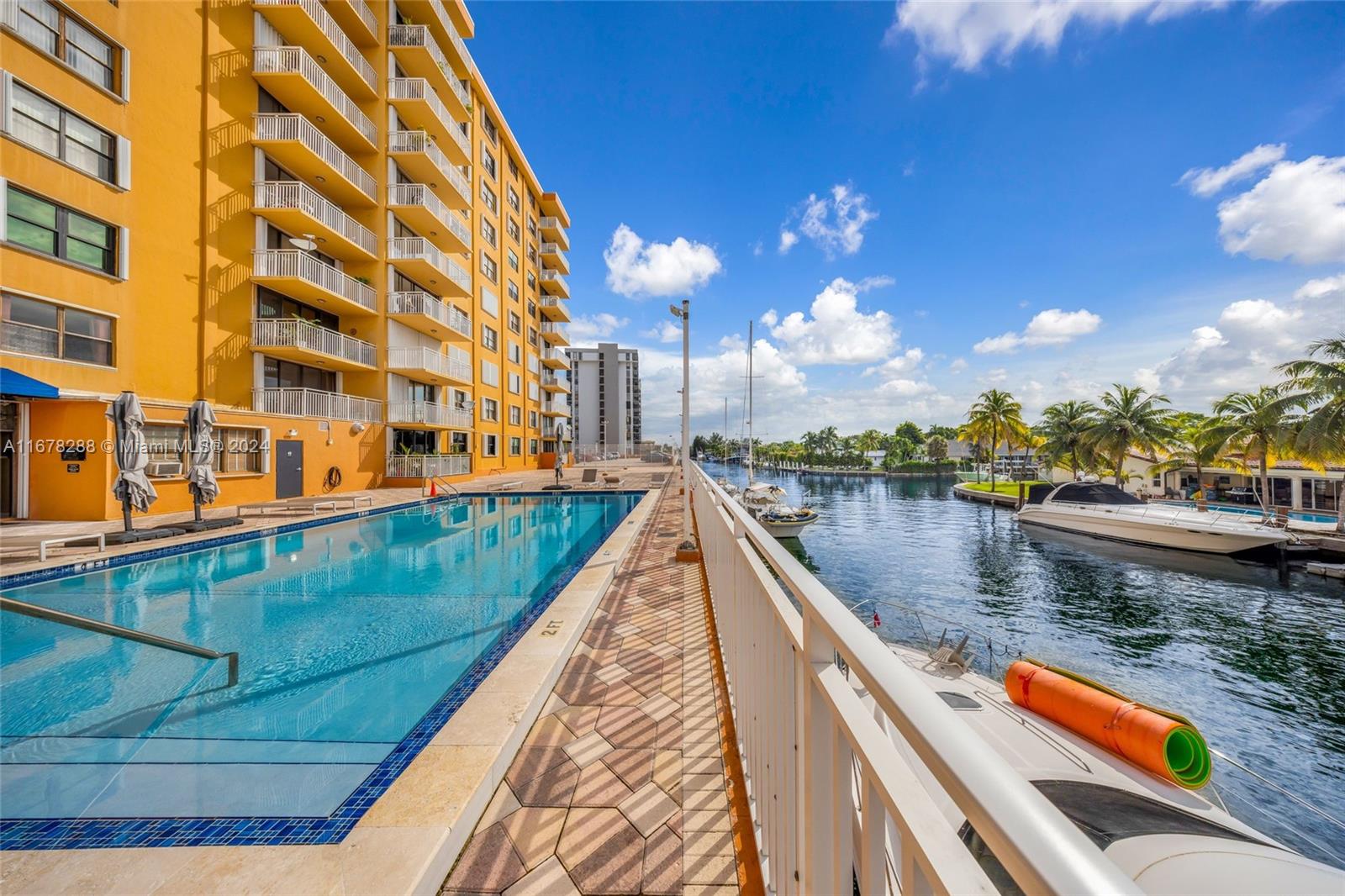 WATERSIDE TOWERS CONDO - Residential