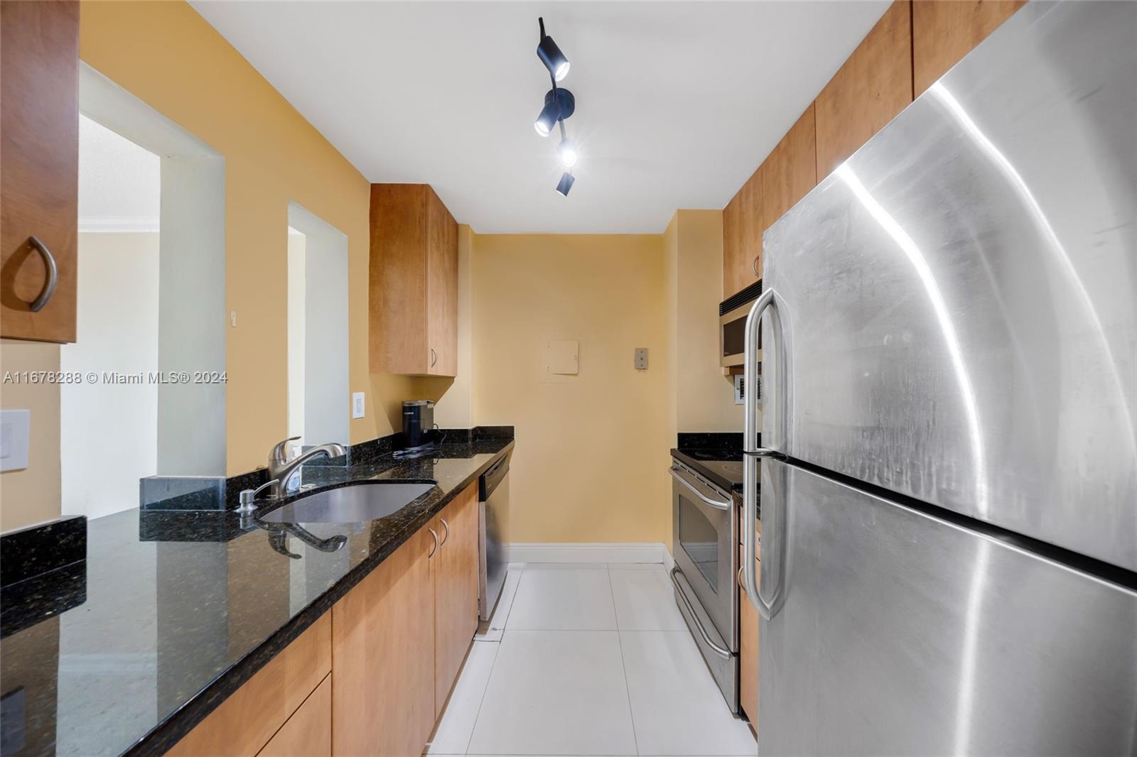 WATERSIDE TOWERS CONDO - Residential