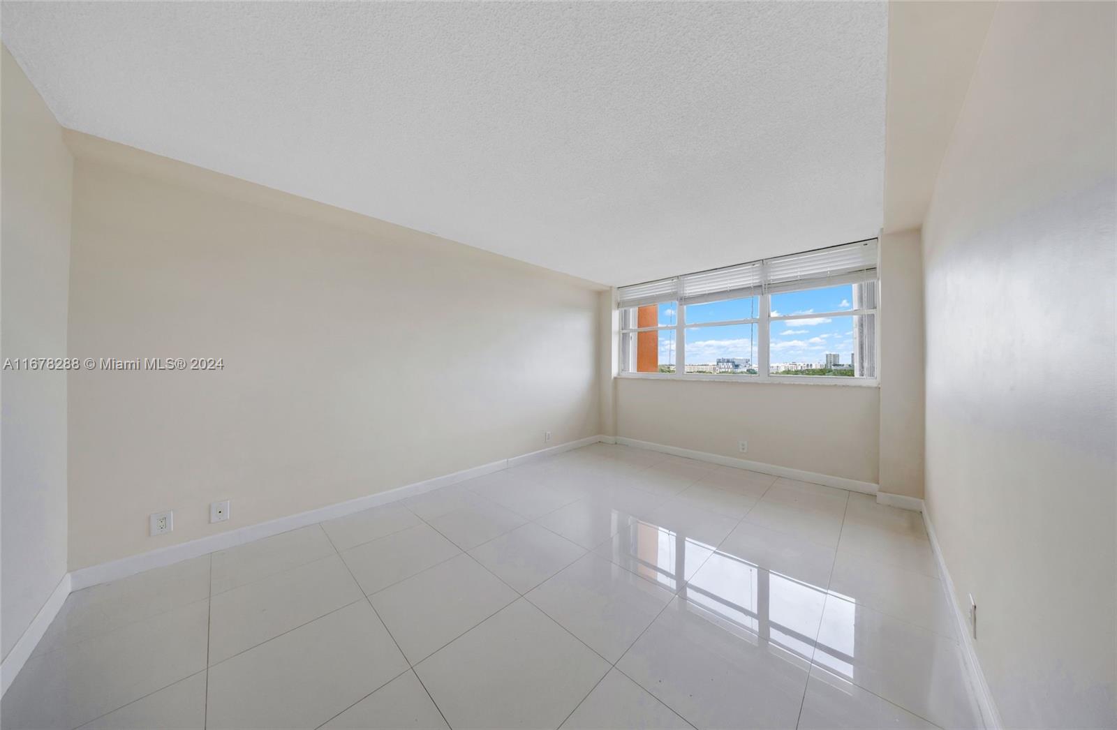 WATERSIDE TOWERS CONDO - Residential