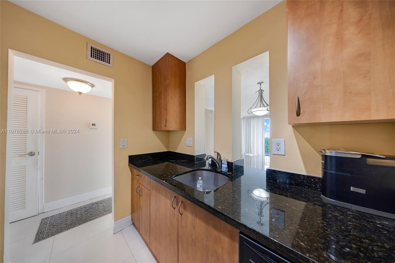 WATERSIDE TOWERS CONDO - Residential