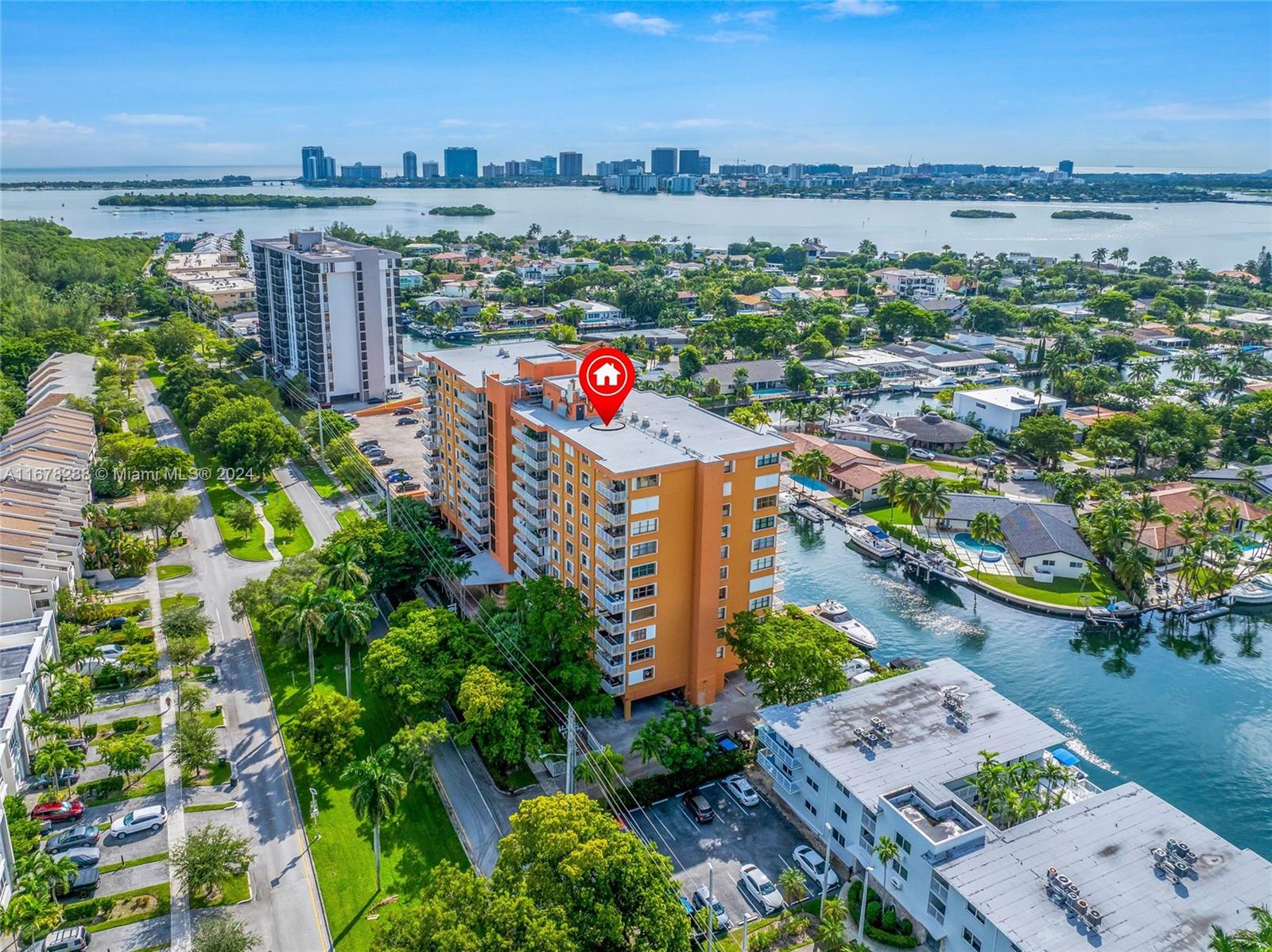 WATERSIDE TOWERS CONDO - Residential
