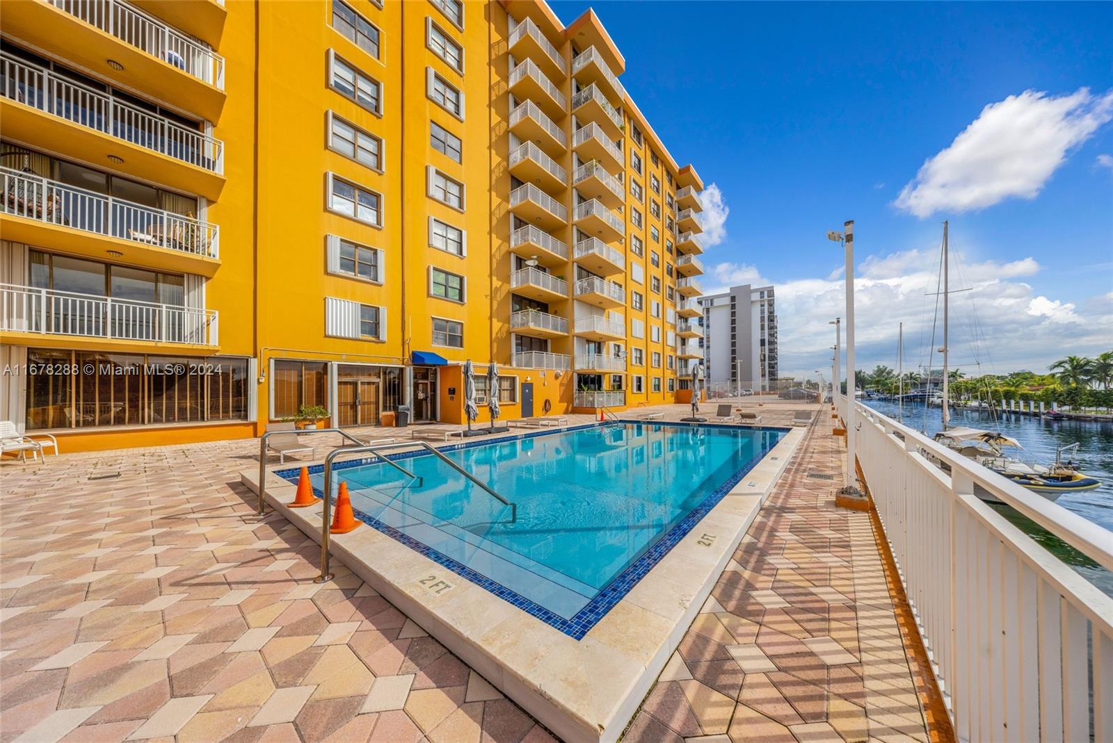 WATERSIDE TOWERS CONDO - Residential