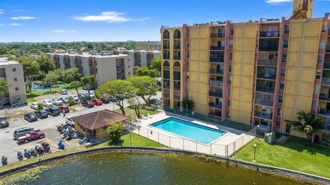 4719 NW 7th St 304-11 Miami FL 33126