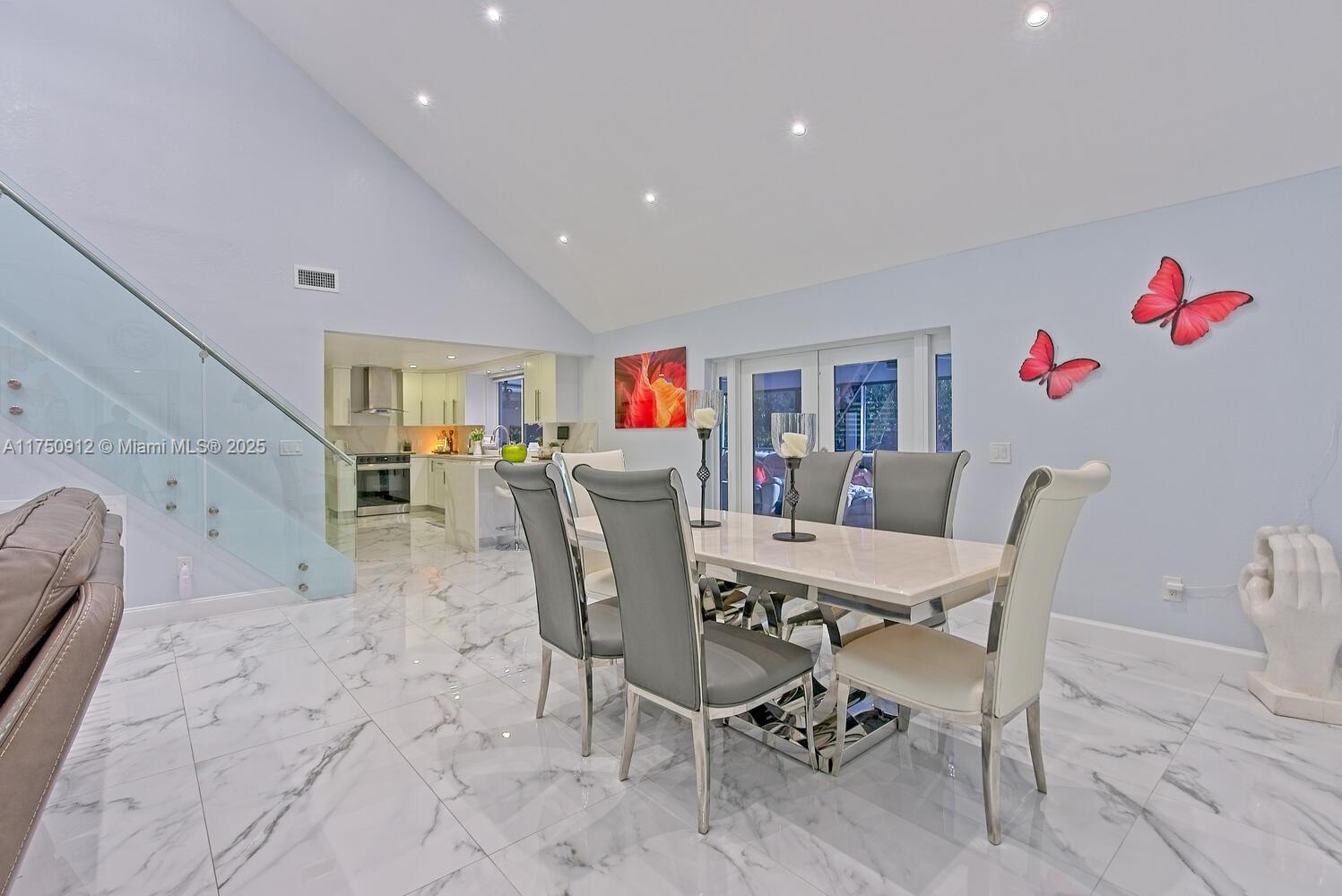 REDLANDS - Residential