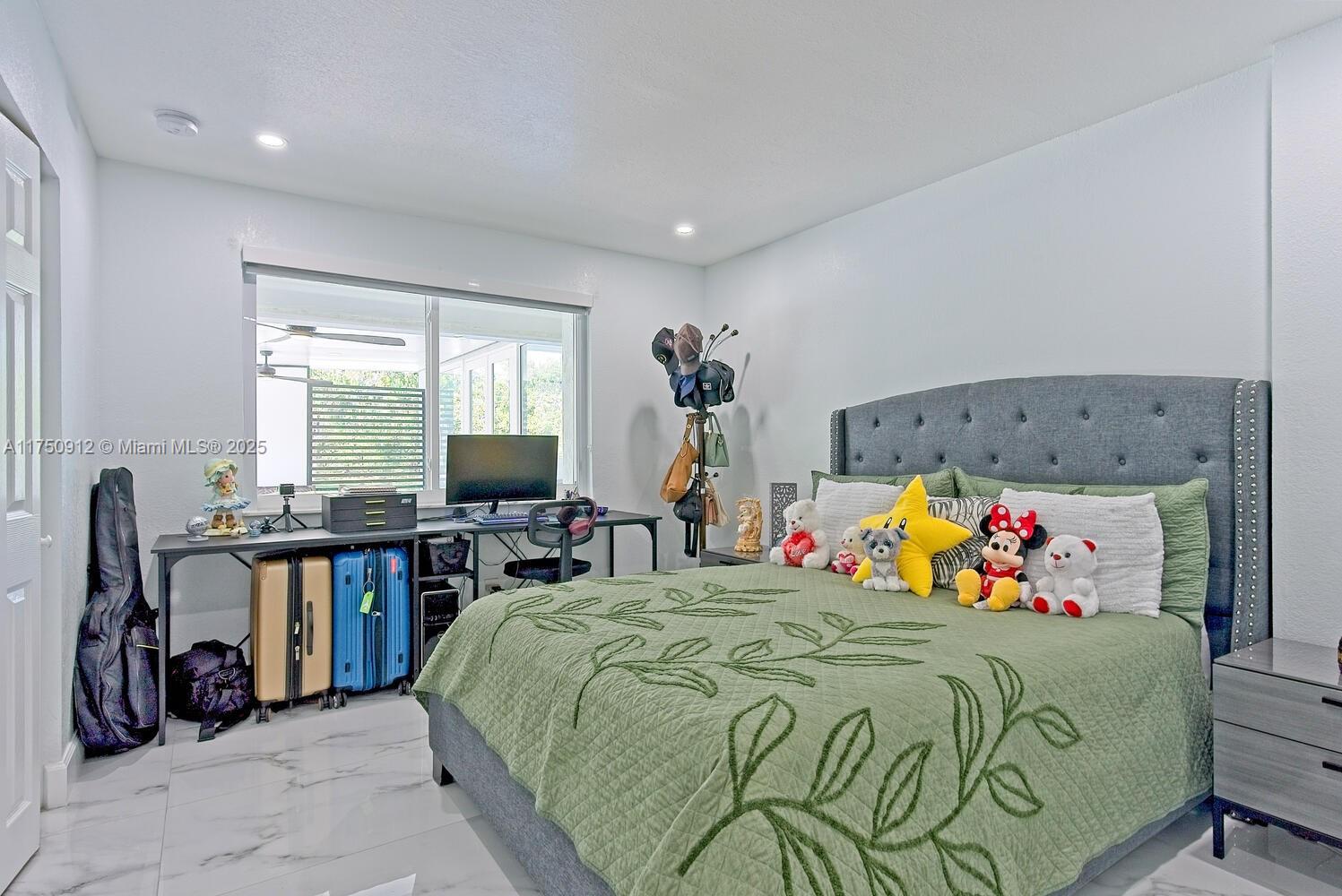 REDLANDS - Residential