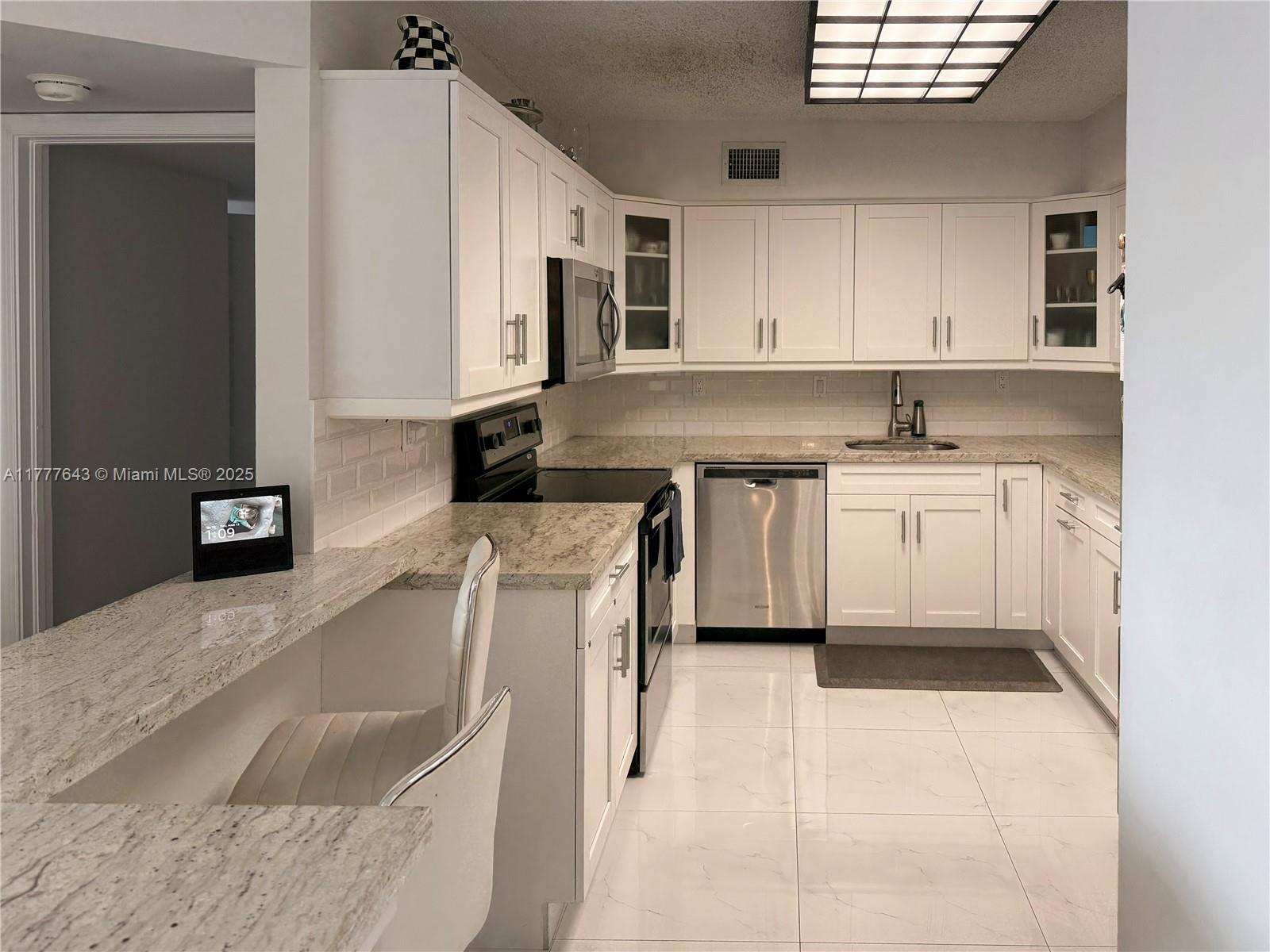 MYSTIC POINTE TOWER 500 C - Residential