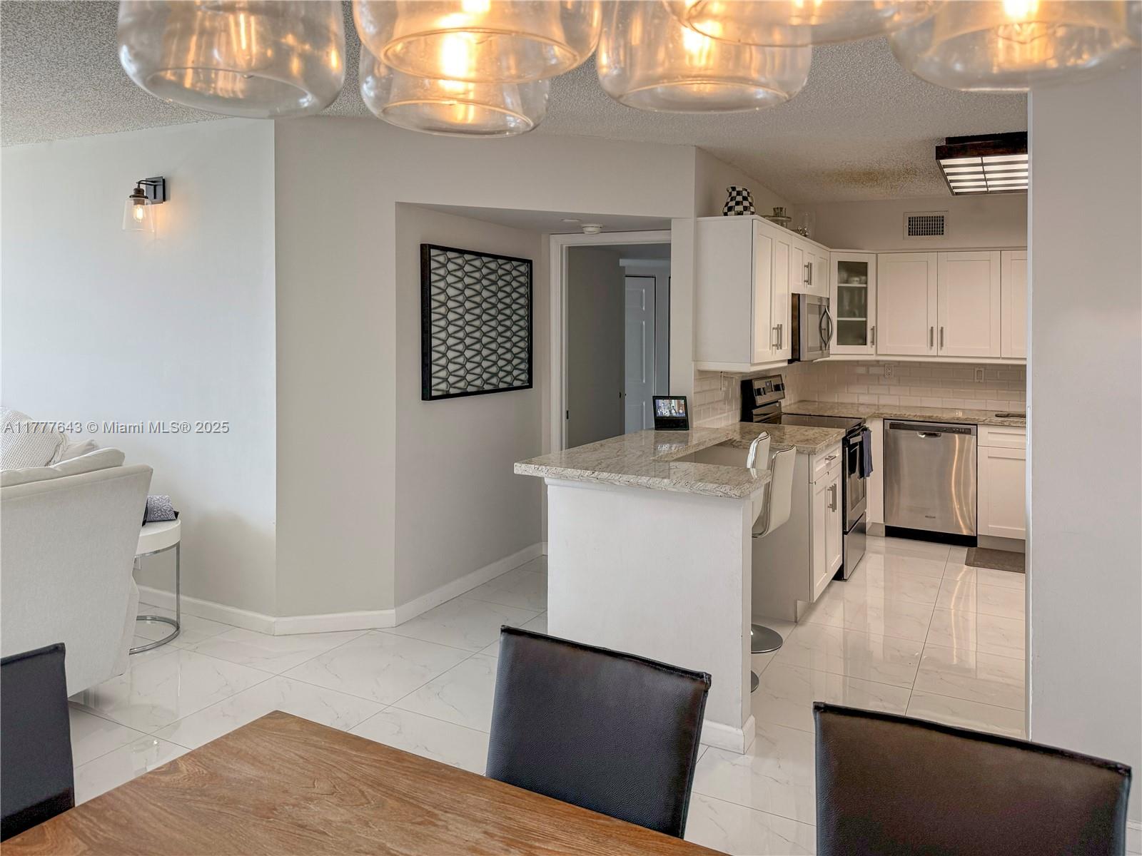 MYSTIC POINTE TOWER 500 C - Residential