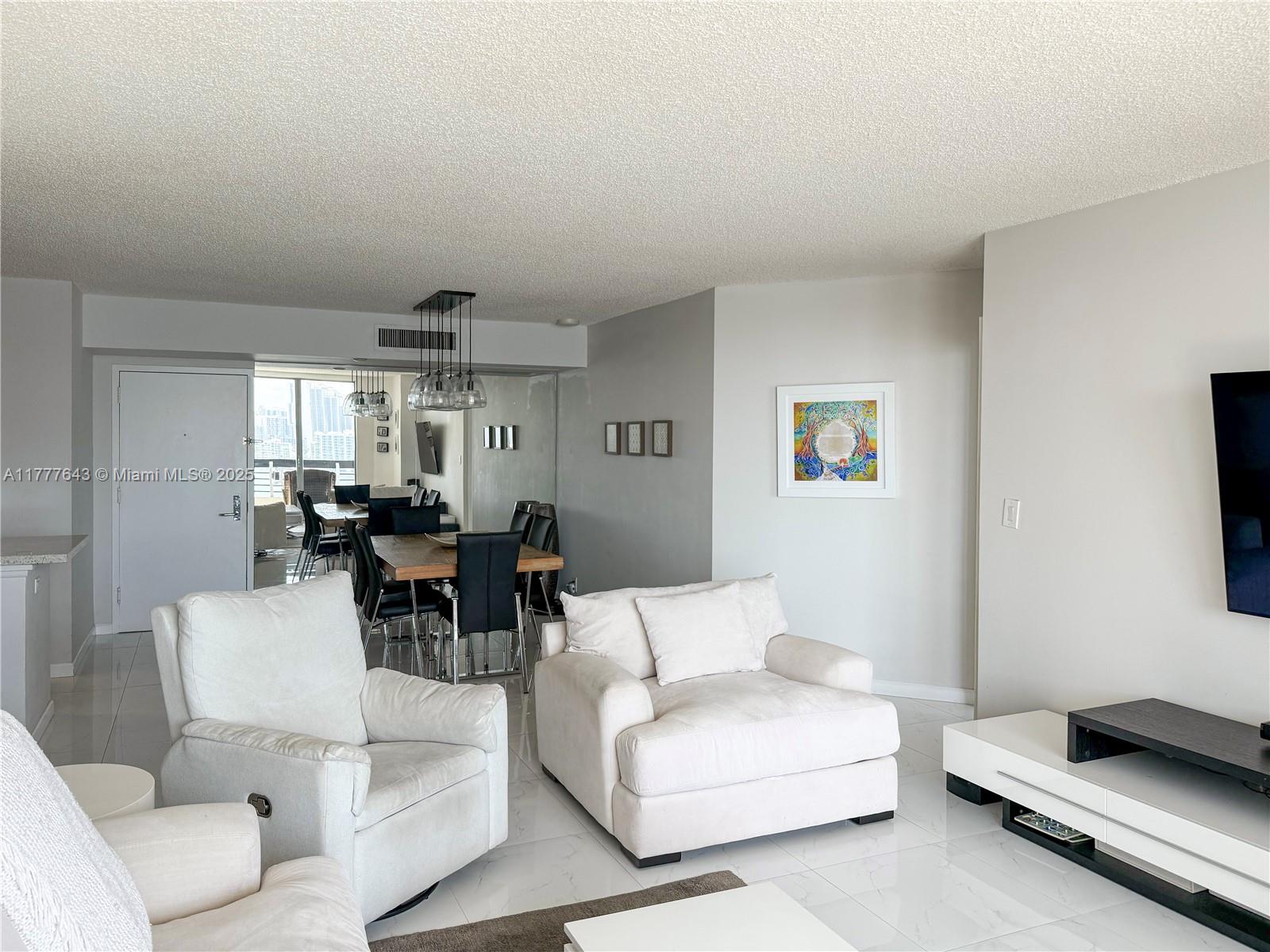 MYSTIC POINTE TOWER 500 C - Residential