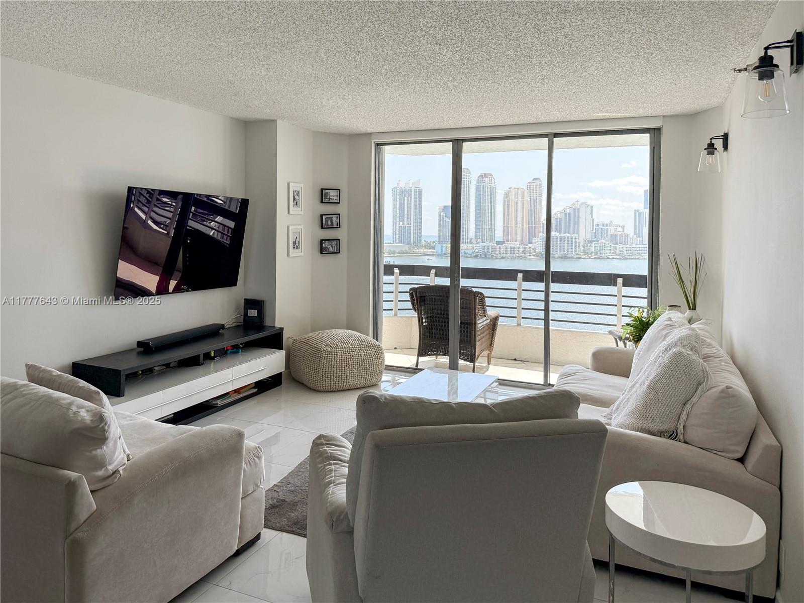 MYSTIC POINTE TOWER 500 C - Residential