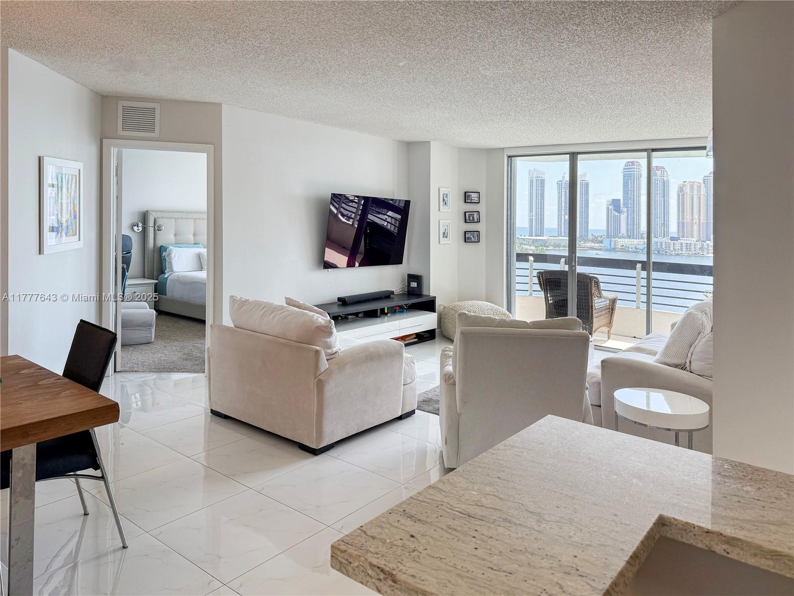 MYSTIC POINTE TOWER 500 C - Residential