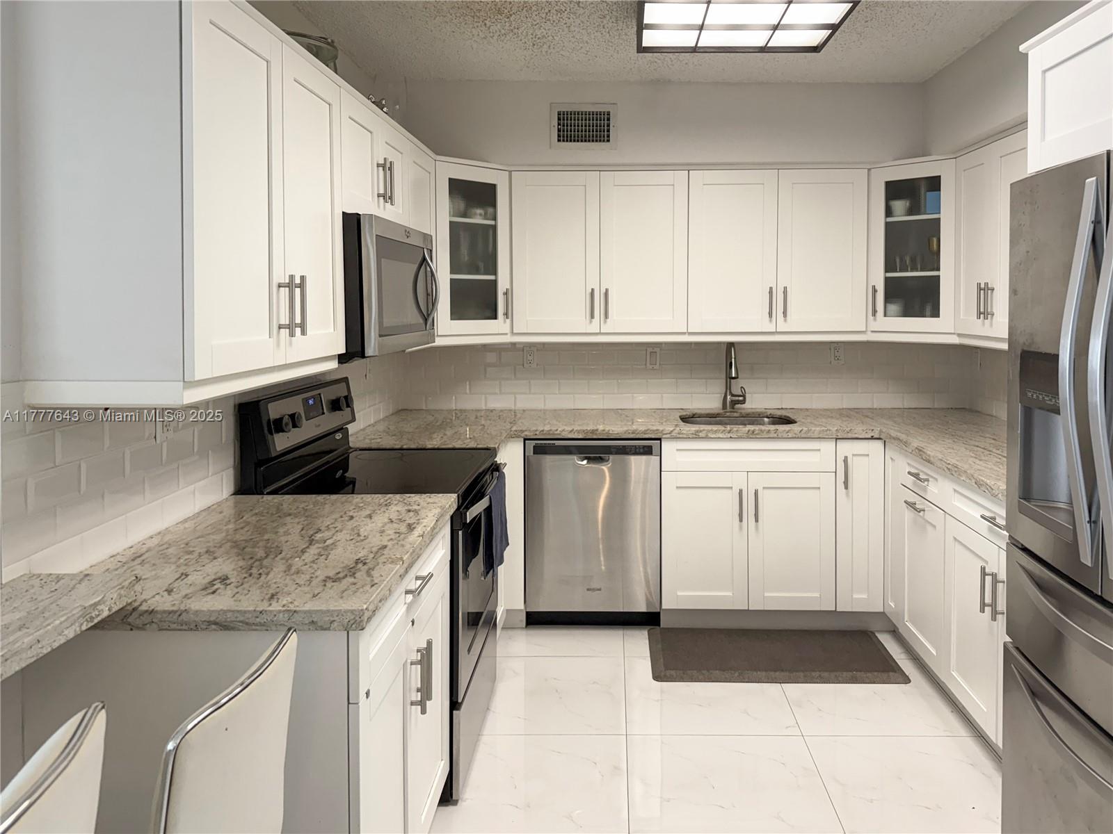 MYSTIC POINTE TOWER 500 C - Residential