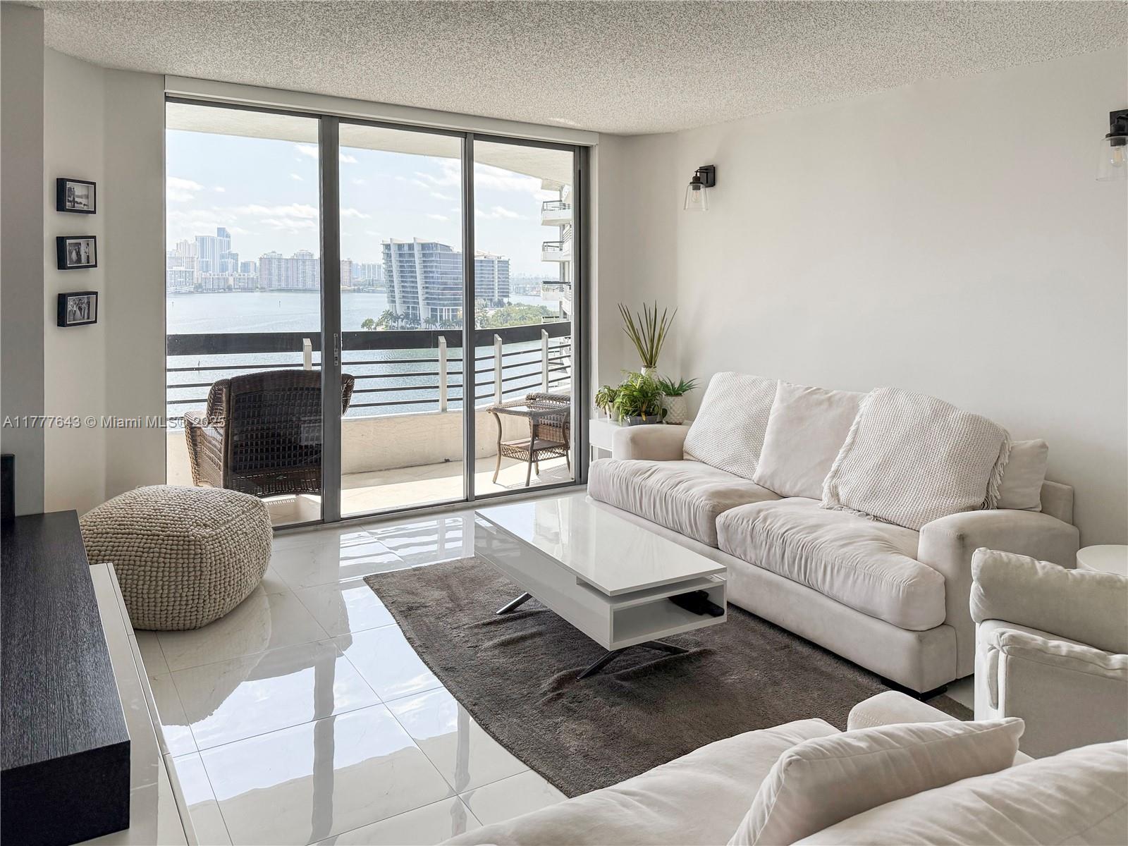 MYSTIC POINTE TOWER 500 C - Residential