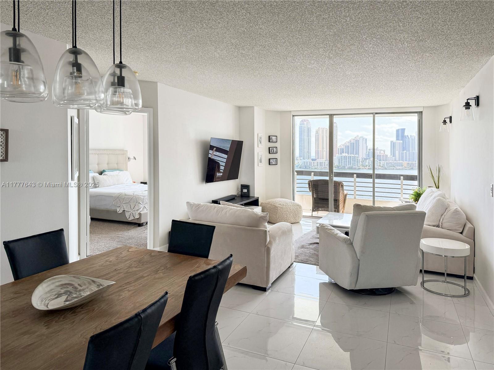 MYSTIC POINTE TOWER 500 C - Residential