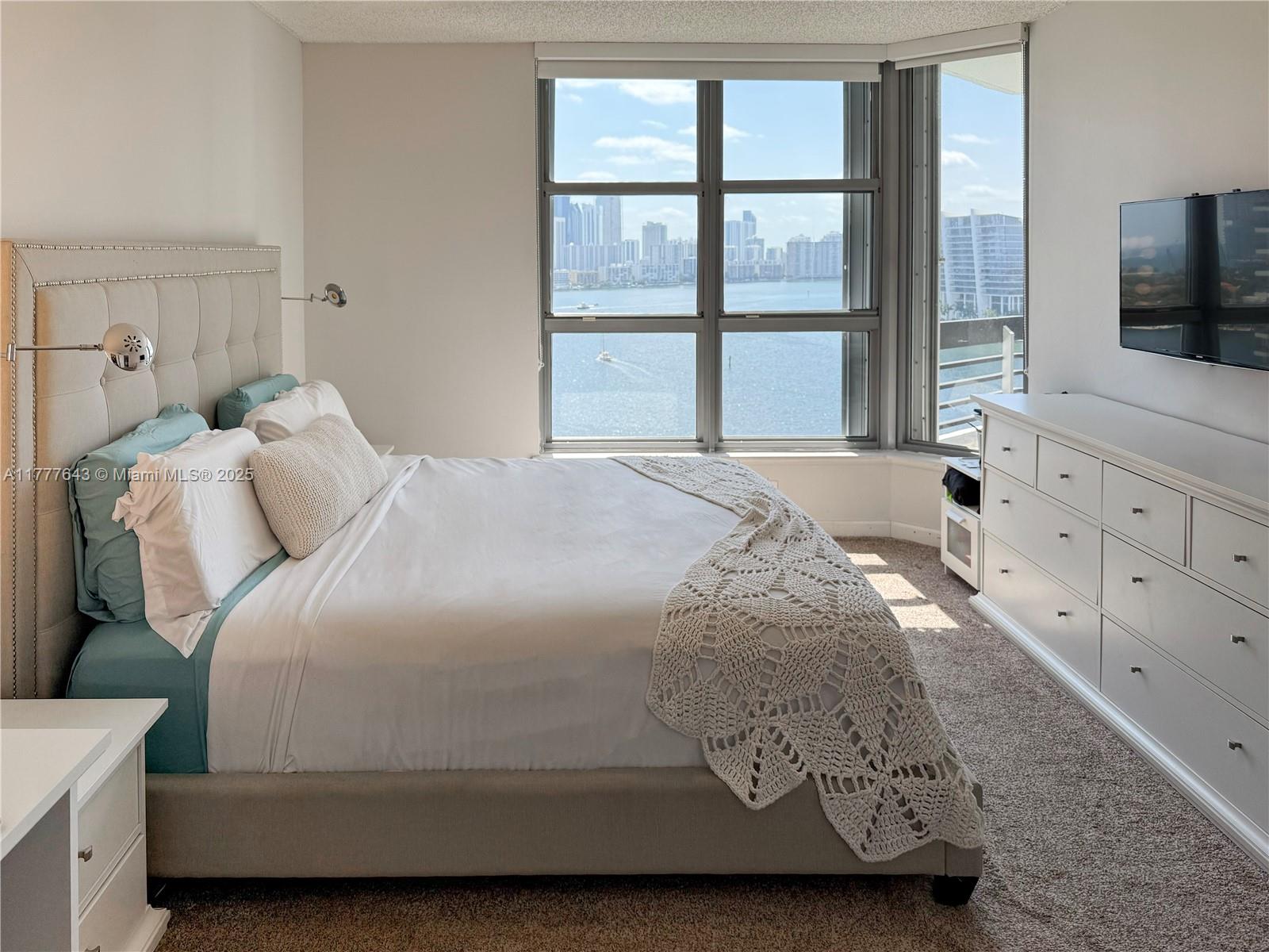 MYSTIC POINTE TOWER 500 C - Residential