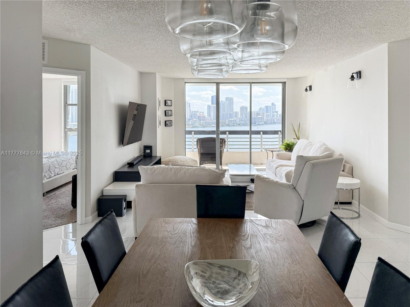 MYSTIC POINTE TOWER 500 C - Residential