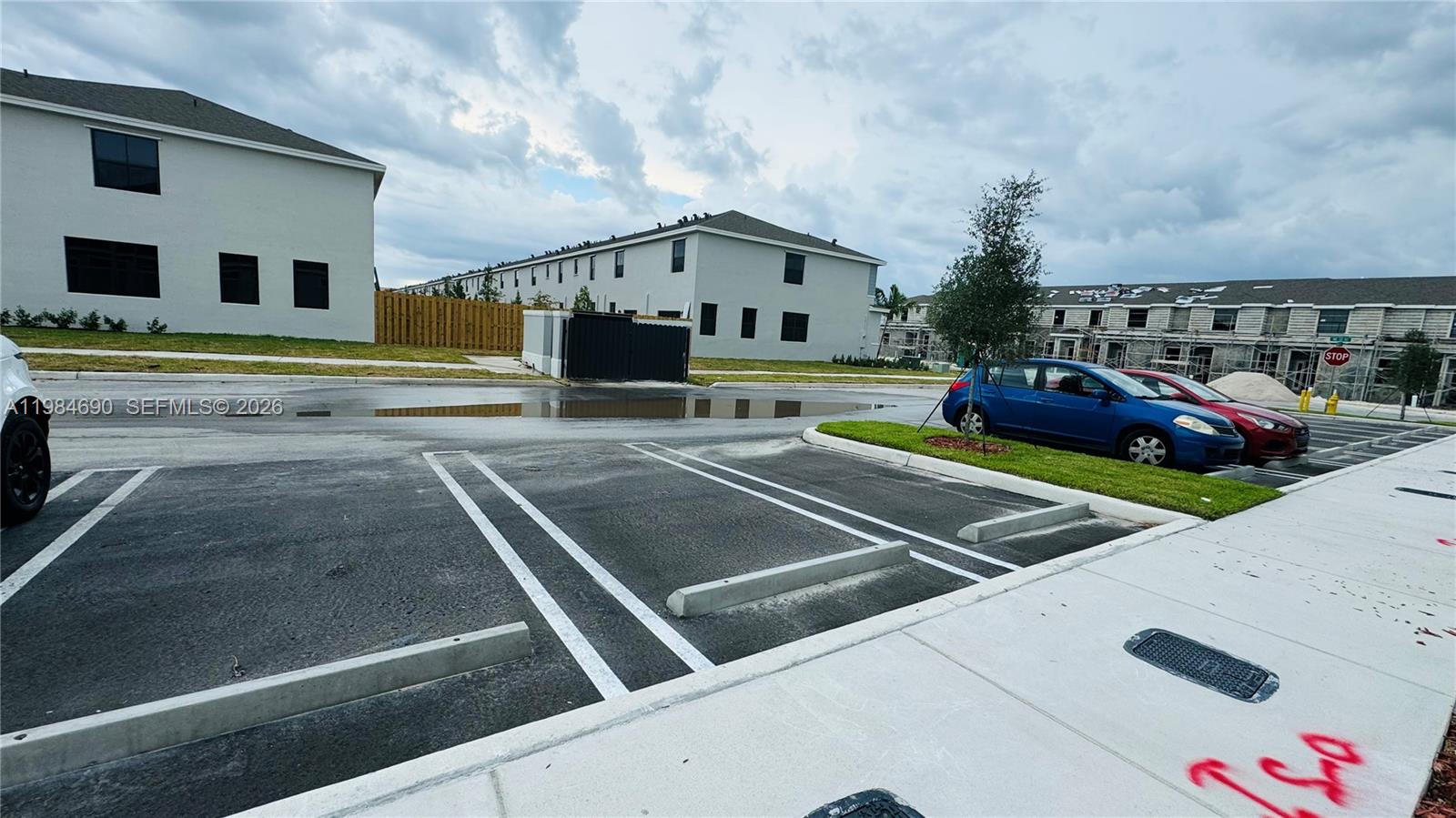 PALM CAY - Residential