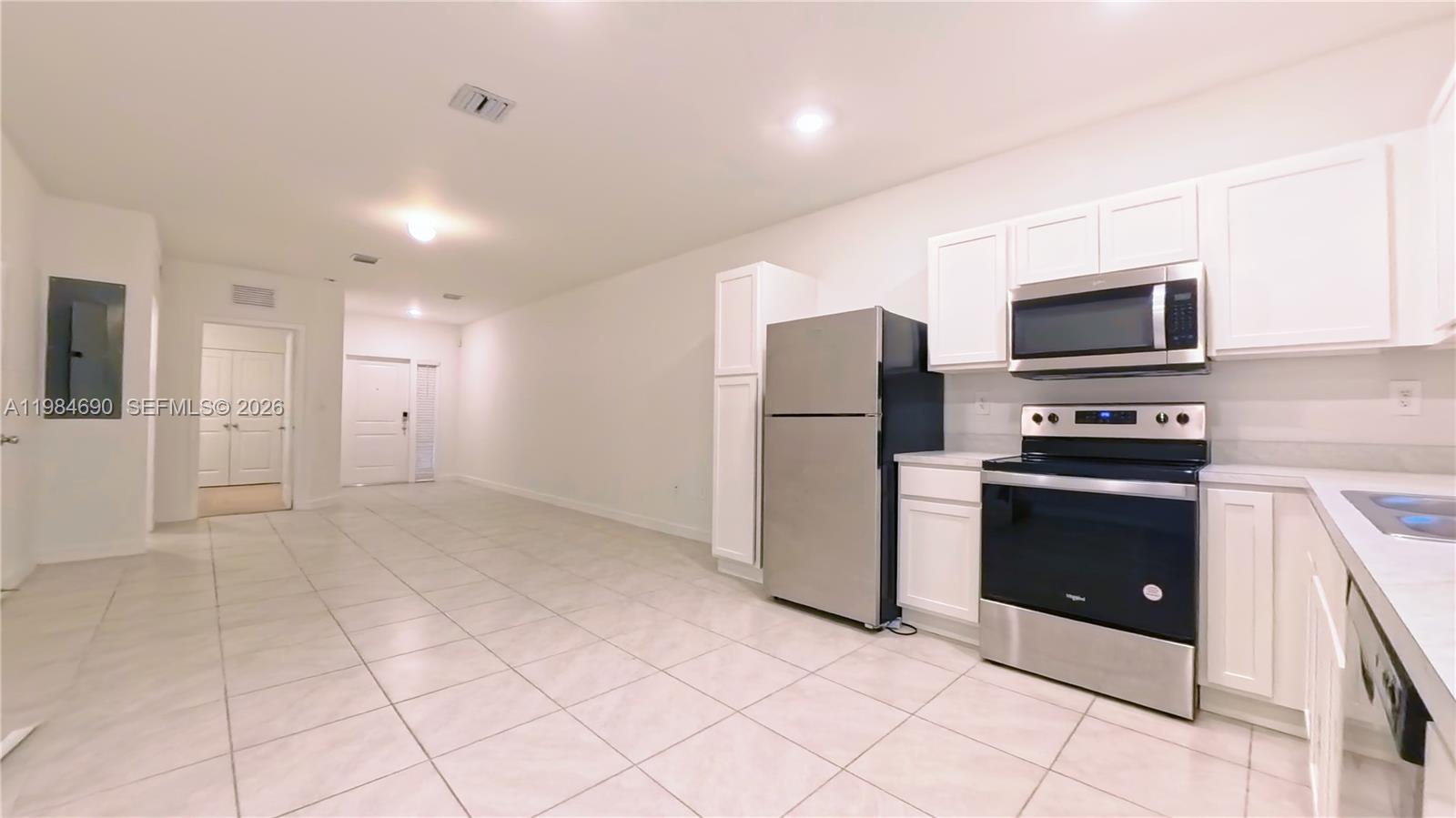 PALM CAY - Residential