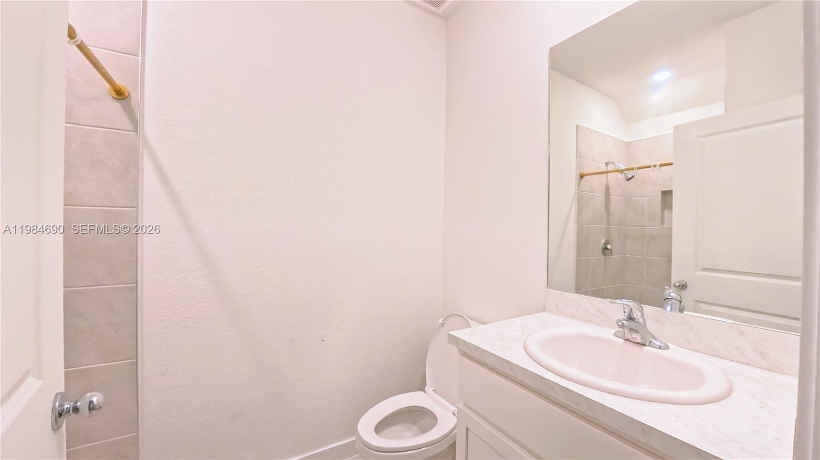 PALM CAY - Residential