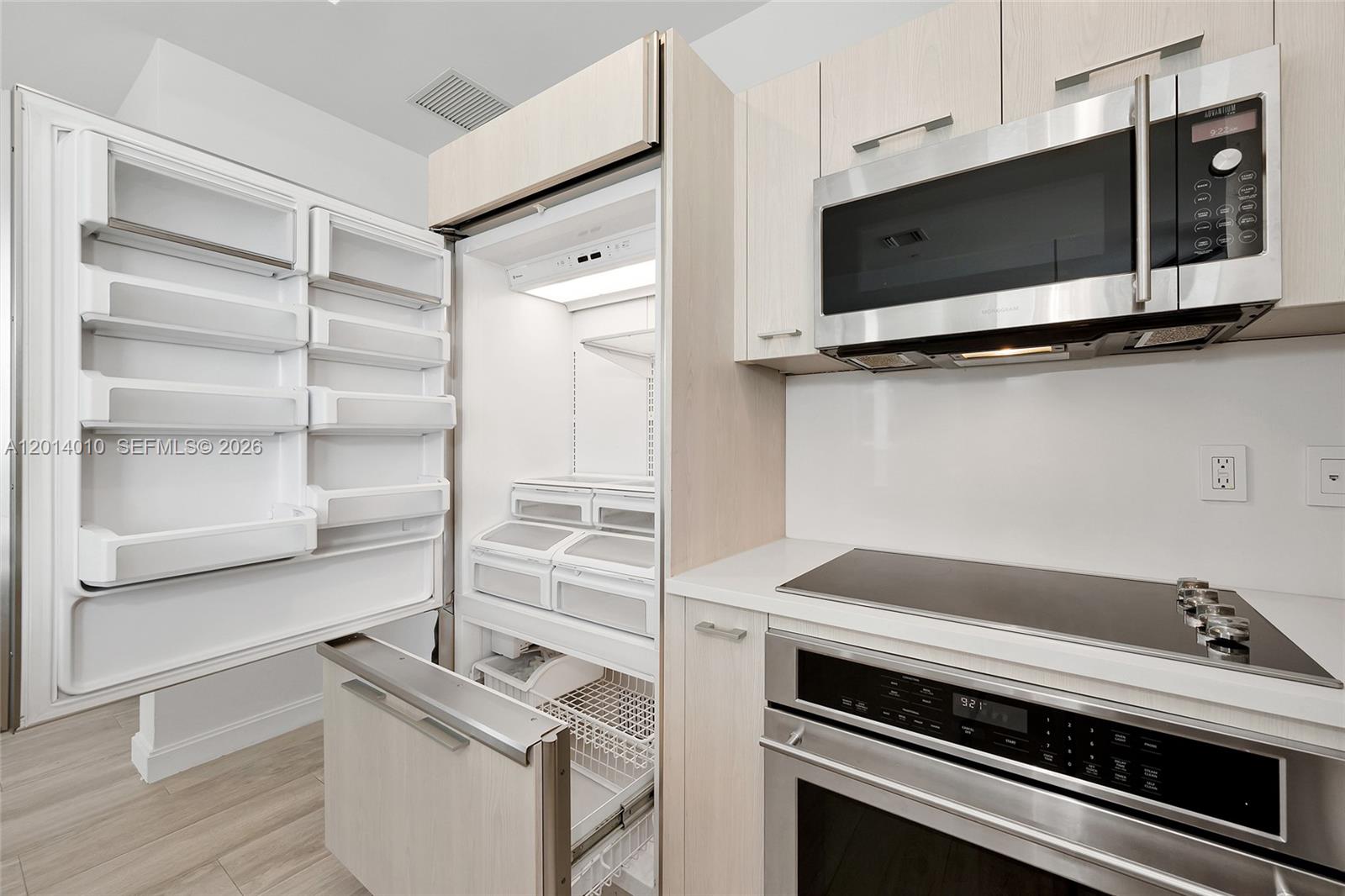 55 SW 9th St 4208
