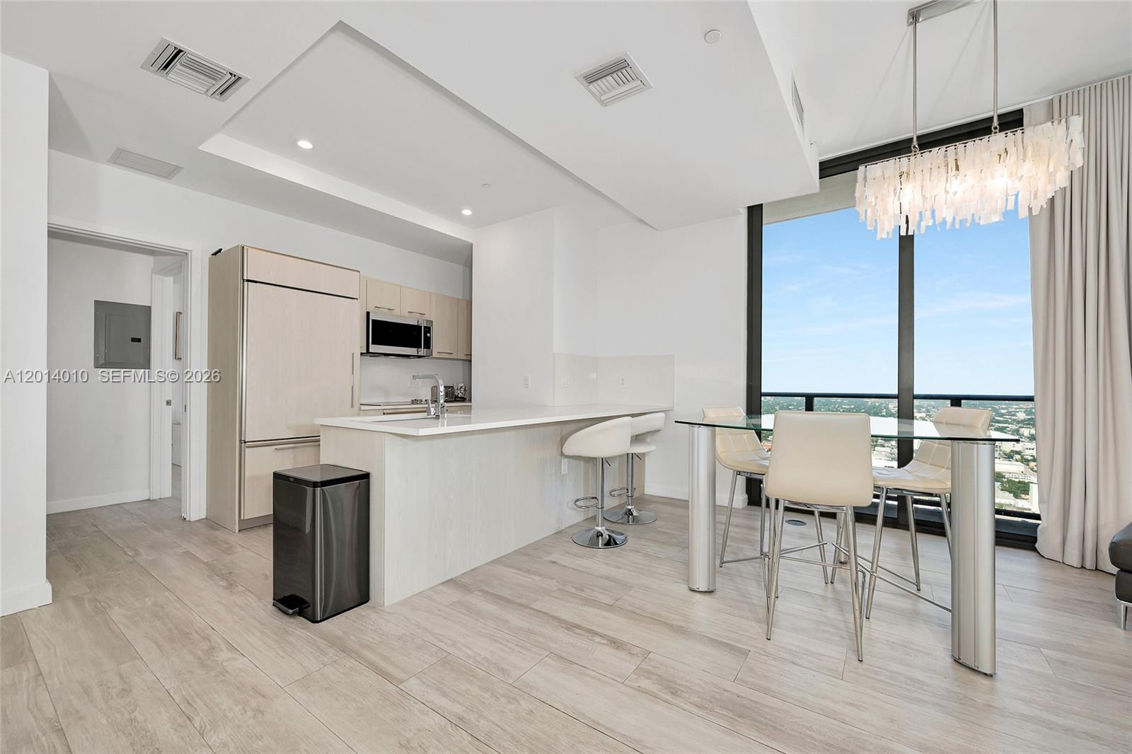55 SW 9th St 4208