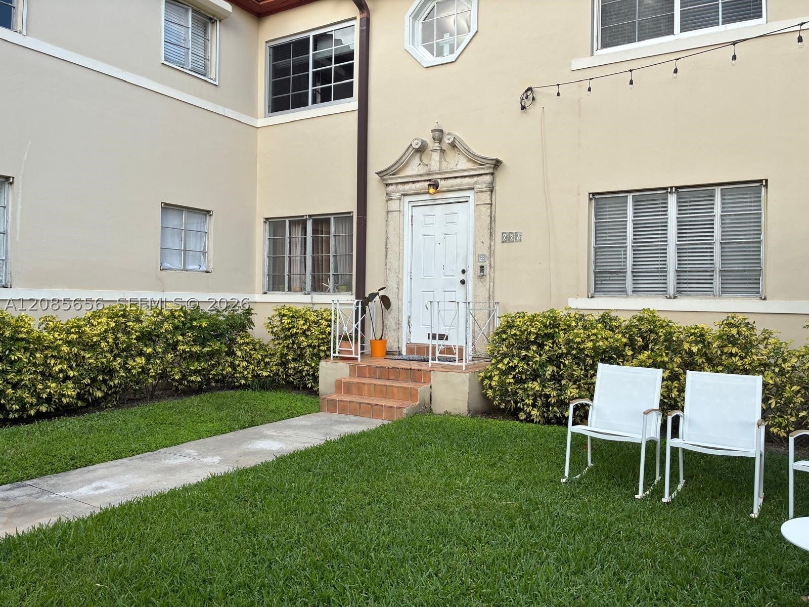 689 NE 92nd St 11G