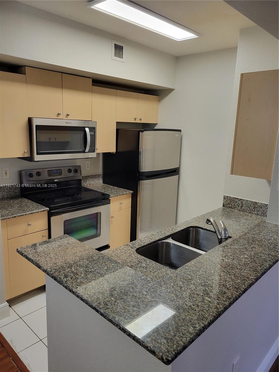 AVENTINE AT MIRAMAR CONDO - Residential Lease