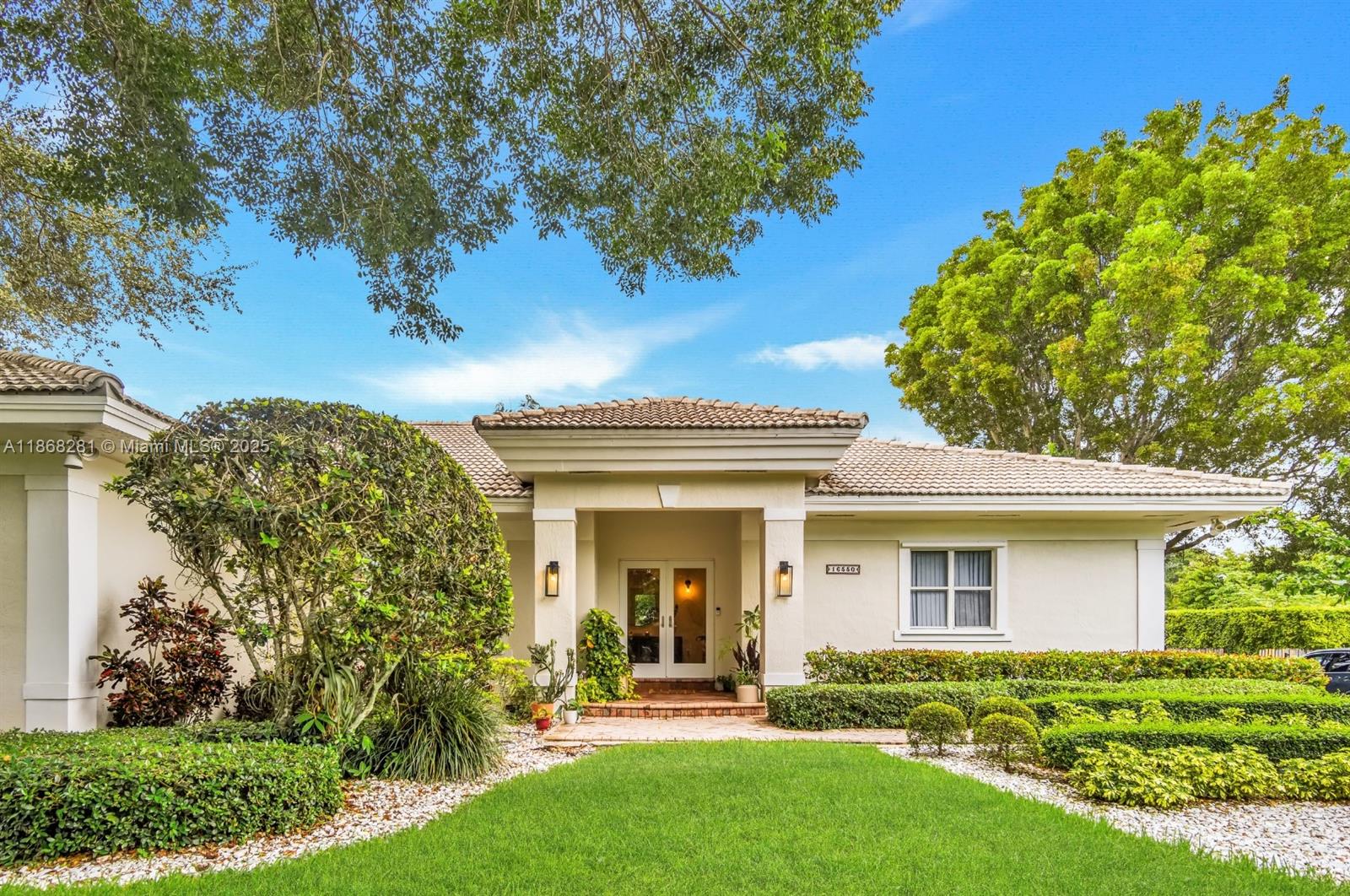 OLD CUTLER GARDENS - Residential Lease