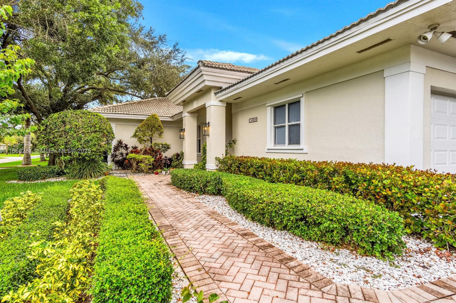 OLD CUTLER GARDENS - Residential Lease