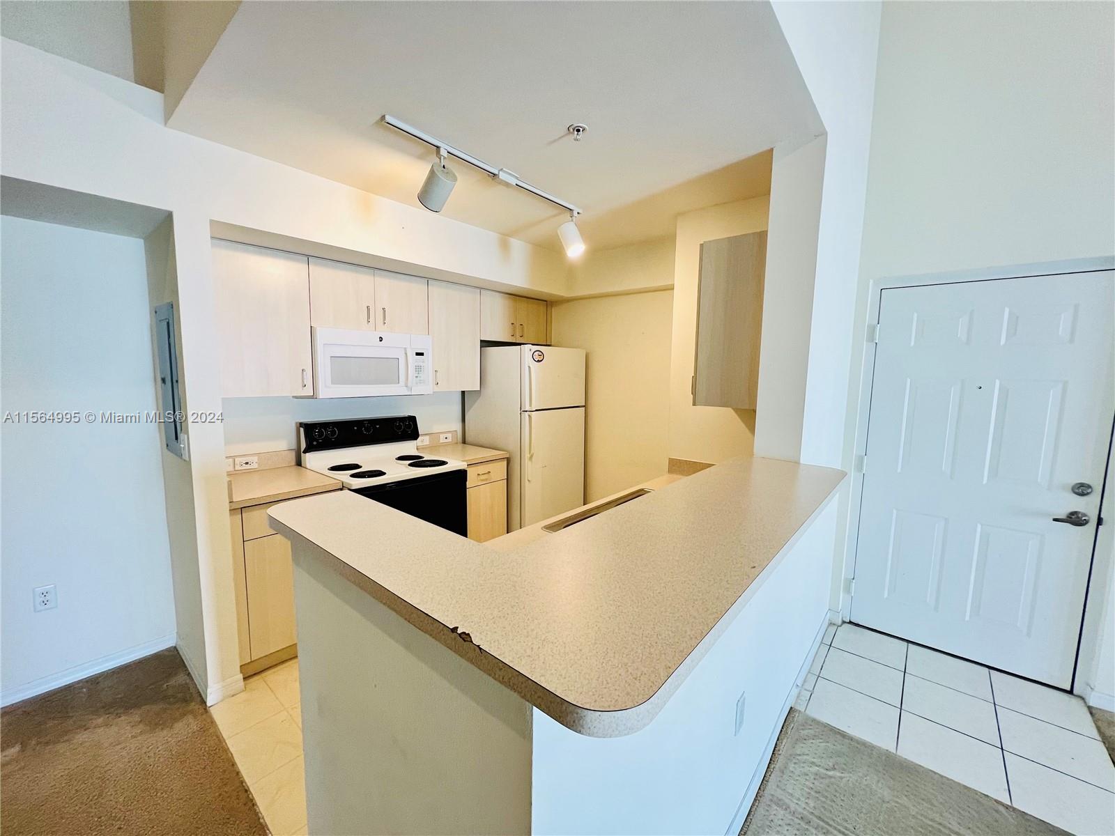 DEVONAIRE CONDO AT PEMBRO - Residential Lease