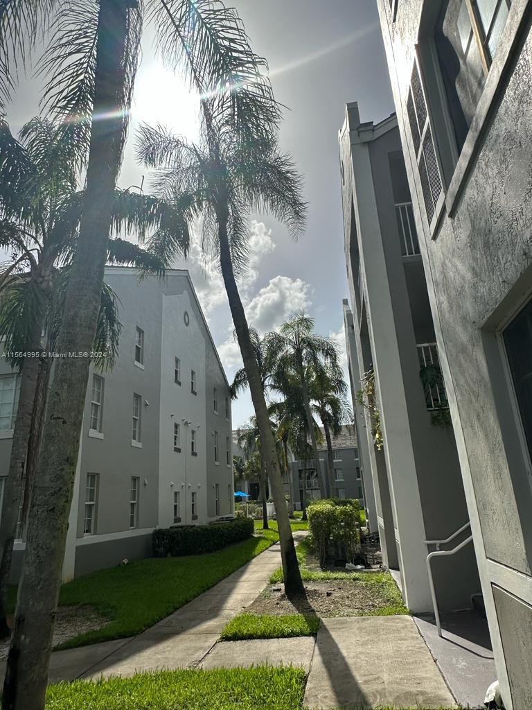 DEVONAIRE CONDO AT PEMBRO - Residential Lease