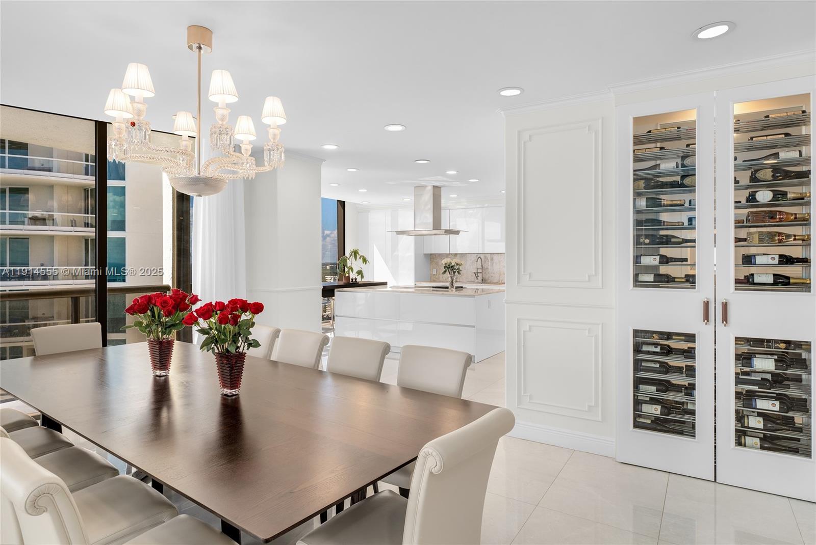 SAYAN CONDO - Residential