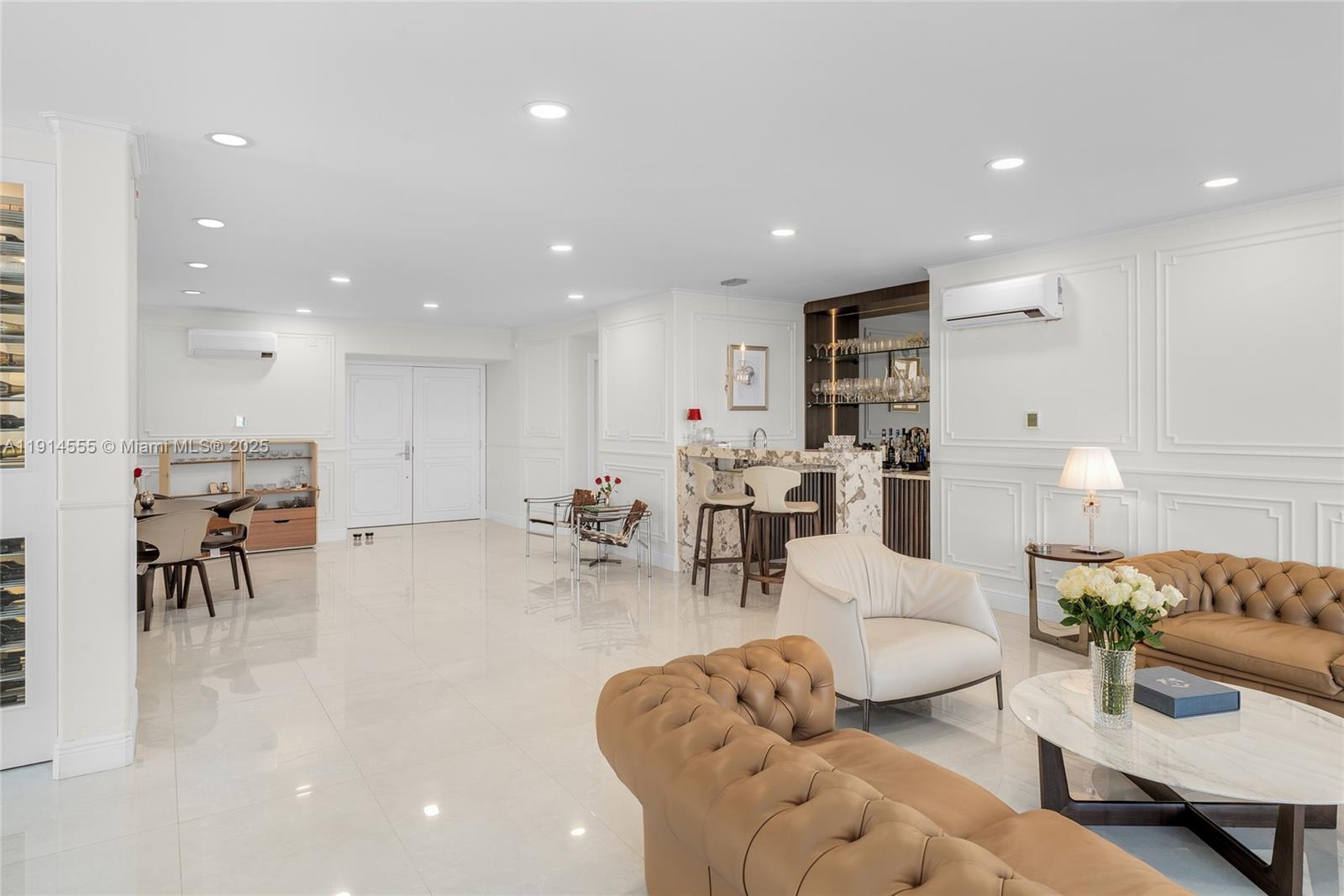 SAYAN CONDO - Residential