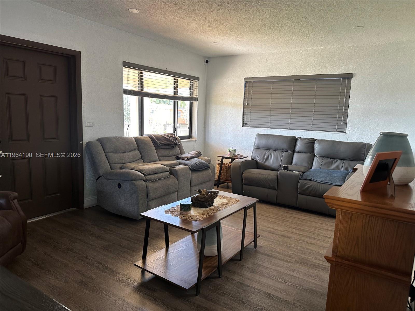 INGLESIDE PARK - Residential