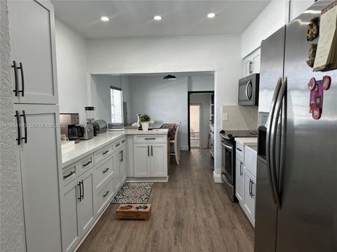 991 E 47th St Hialeah FL 33013