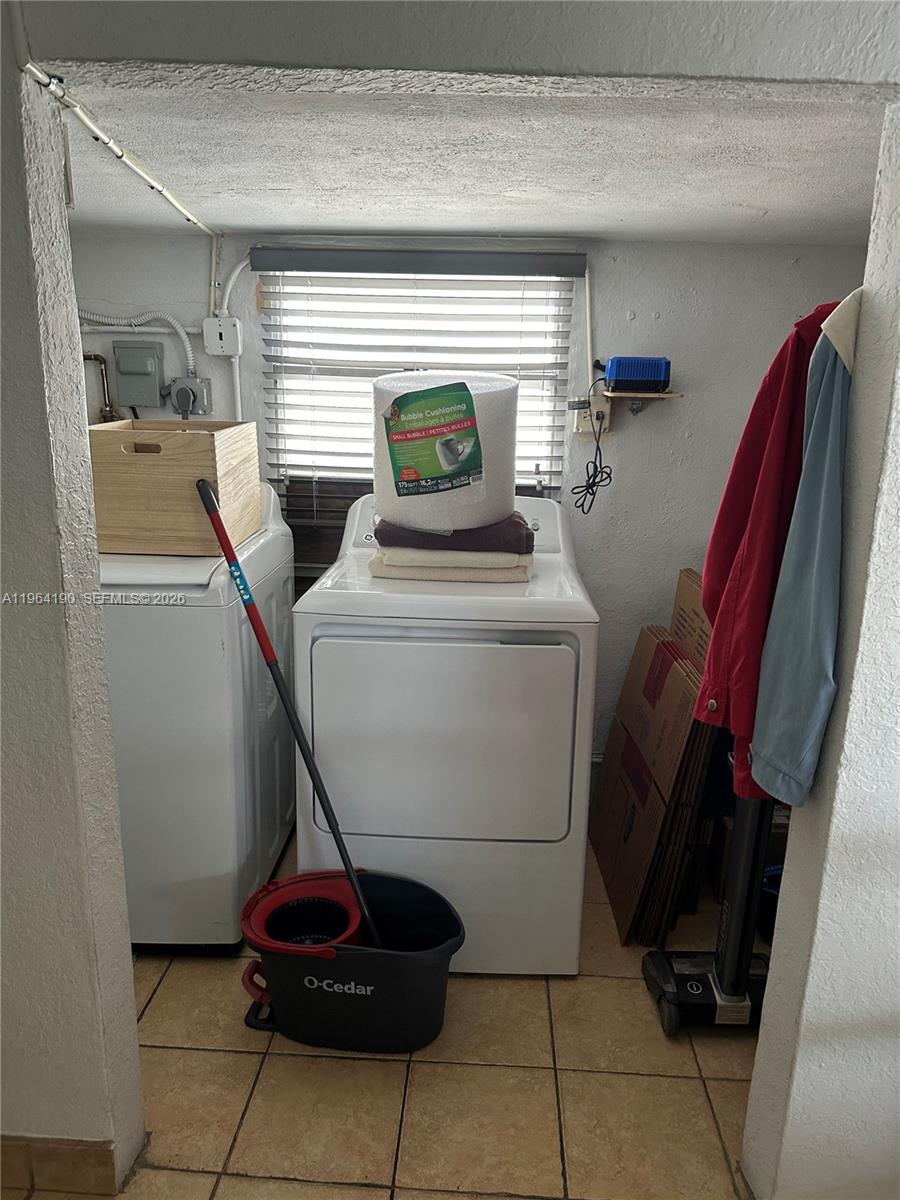 INGLESIDE PARK - Residential