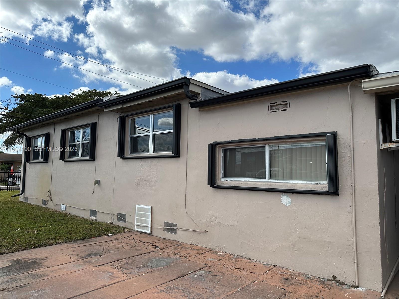 INGLESIDE PARK - Residential