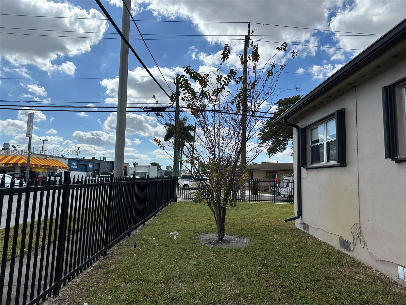 INGLESIDE PARK - Residential