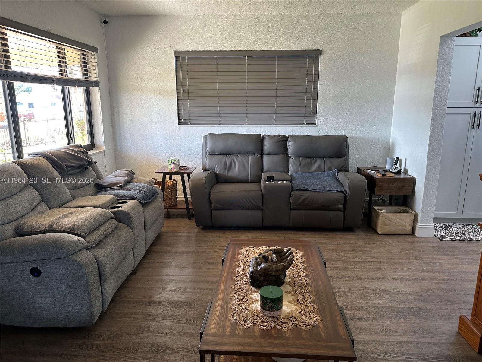 INGLESIDE PARK - Residential