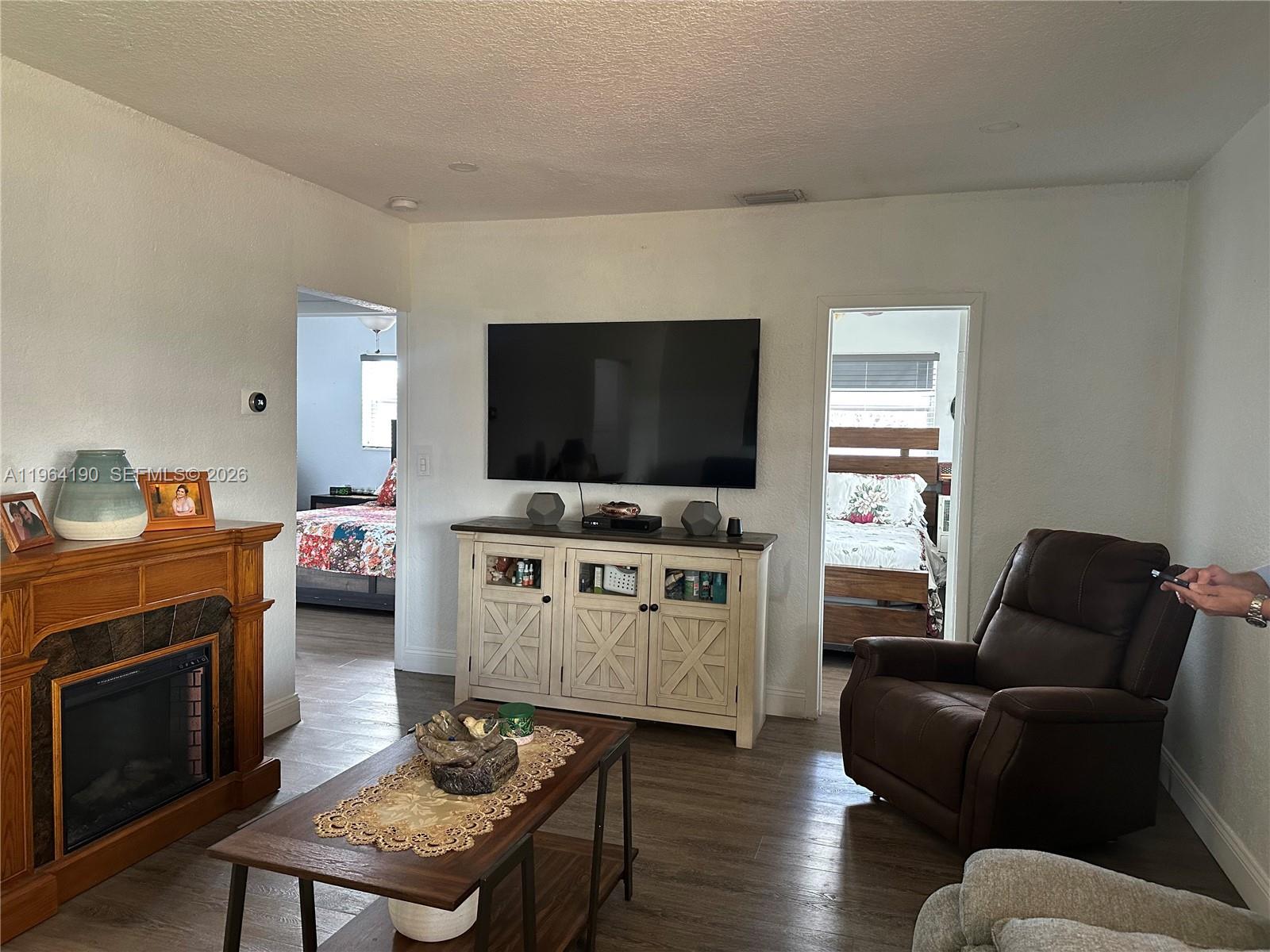 INGLESIDE PARK - Residential