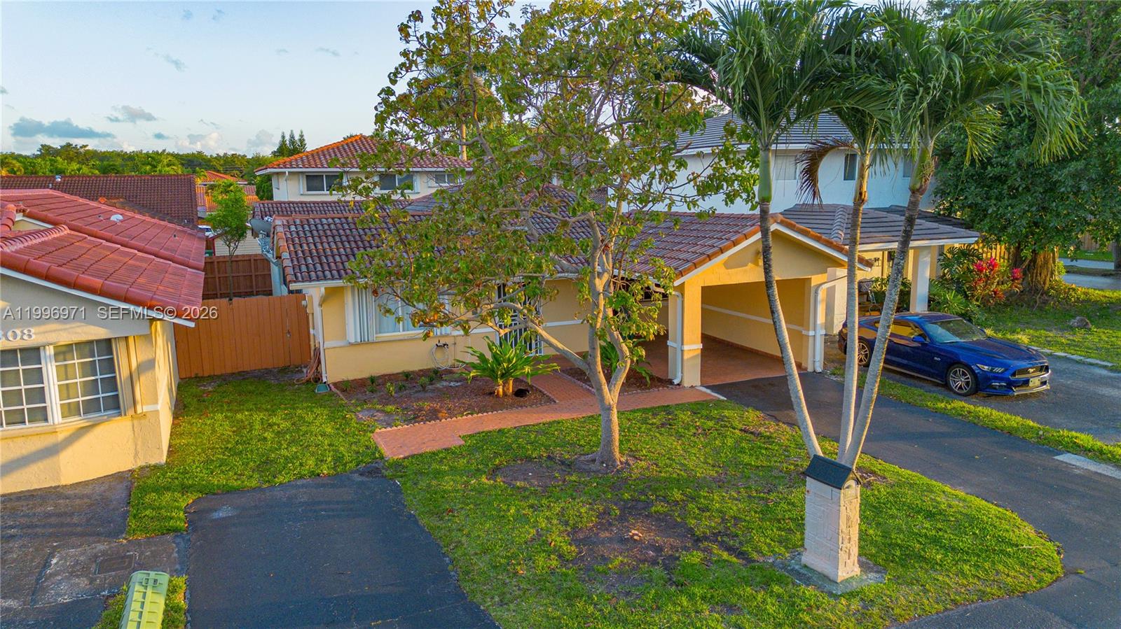 SUNSET MANSIONS - Residential