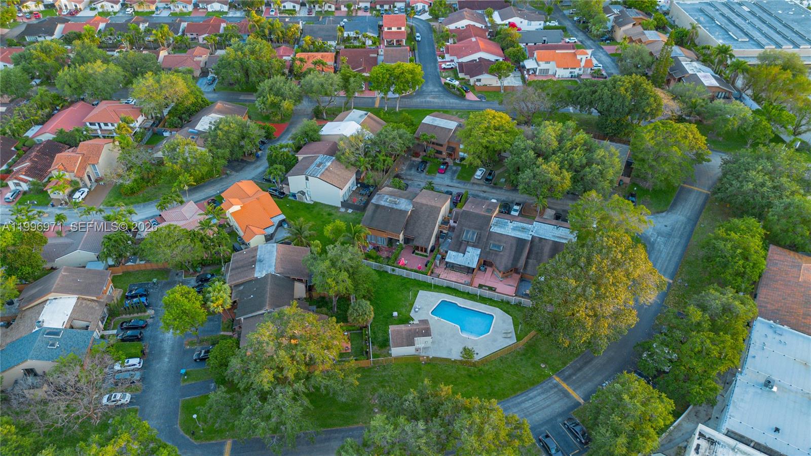 SUNSET MANSIONS - Residential