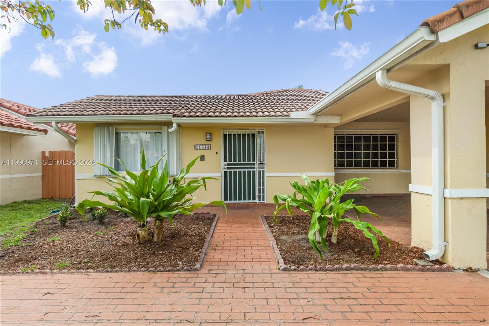 SUNSET MANSIONS - Residential