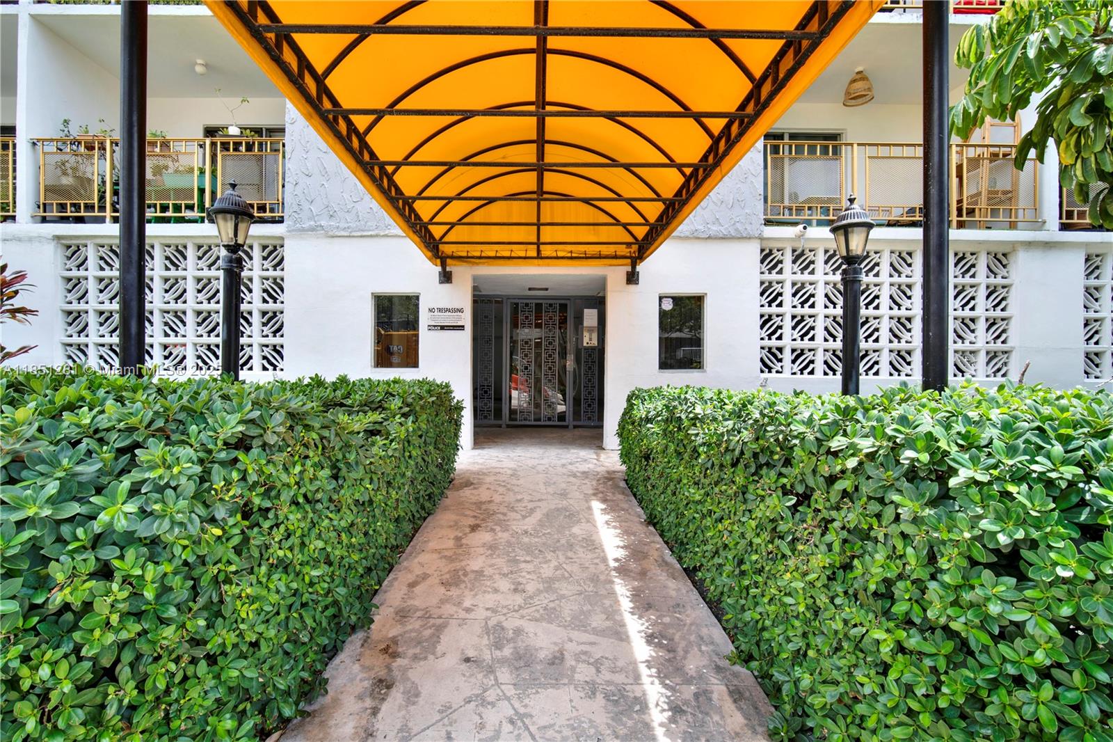 GOLDEN HOUSE CONDO - Residential