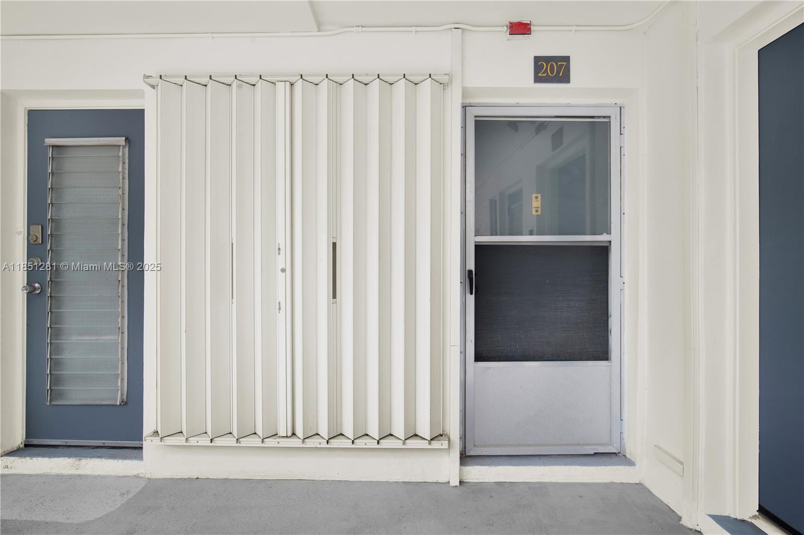 GOLDEN HOUSE CONDO - Residential